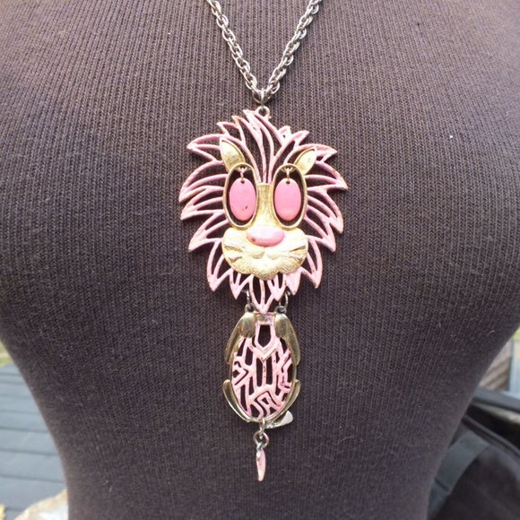Large Pink Color Lion Pendant, Alloy with Moving Eyes, Signed Alan Jewelry - Picture 3 of 7
